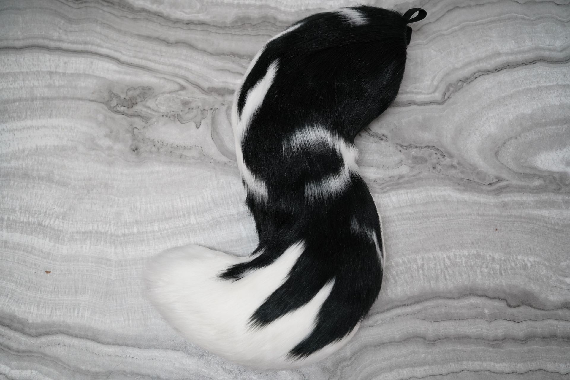 Furstuit wolf tail