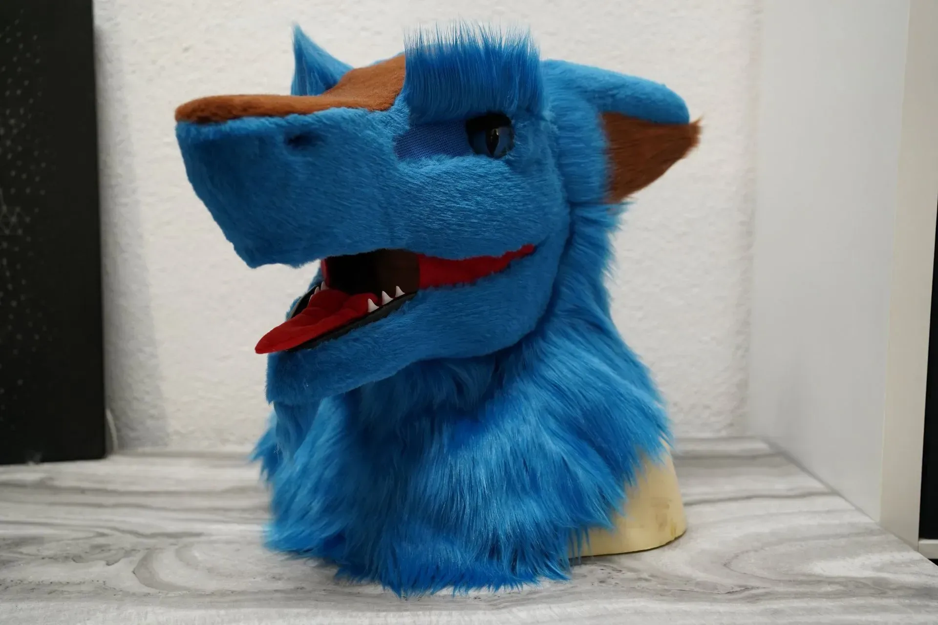 Handmade custom toony sergal fursuit head, by Arget & Lazuli